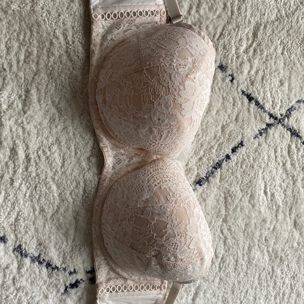 Victoria’s Secret lined demo bra 40DDD